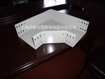 電纜橋架配件在嚴苛環境下的可靠性分析